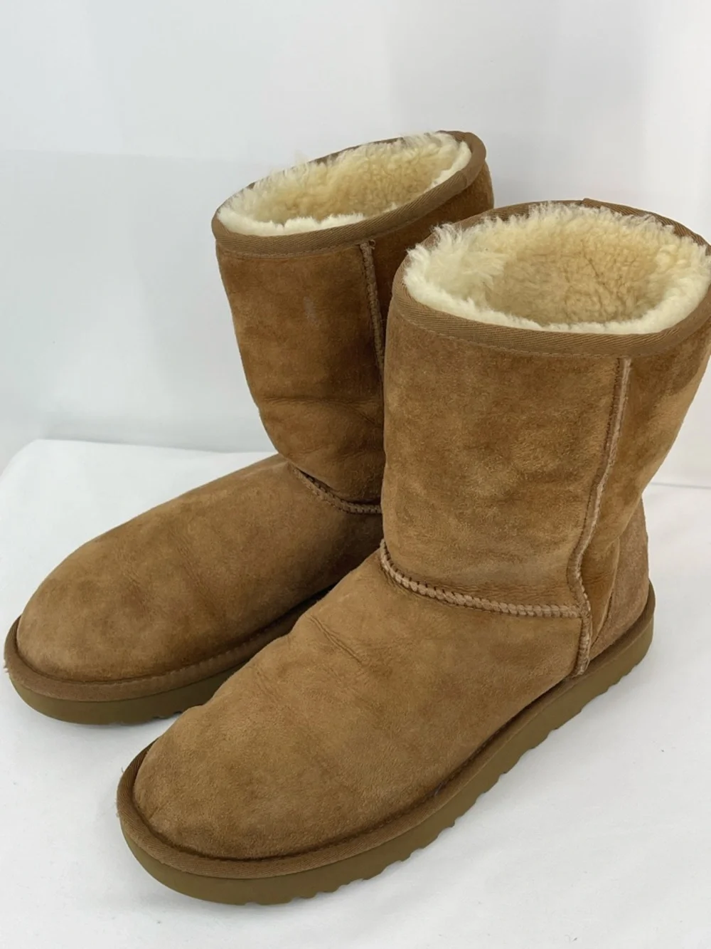 UGG classic chestnut